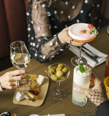 Drinkar och snacks på lunch utan slut