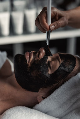 Spabehandling med ansiktsmask